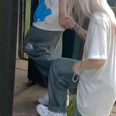  2021低调部位高级质感情侣头像见到日出我便不能自己