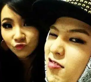  求gd的情侣头像,一男一女的,谢谢