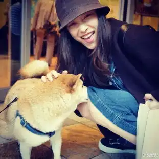  倪妮中秋发福利素颜吻龙猫文艺女神萌萌哒