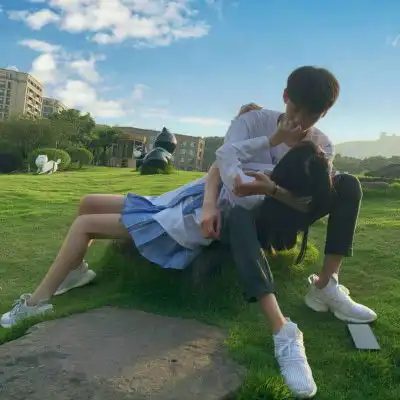  文艺情侣头像一对2020情侣头像真人唯美