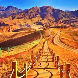  大西北旅行鸣沙山敦煌青海湖茶卡雅丹地貌丹霞地貌