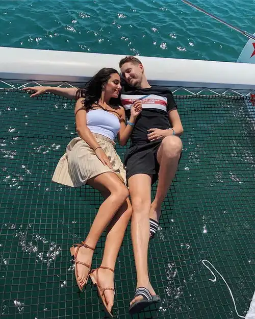  欧美情侣头像爱情莫过于给对方彩虹般的台阶