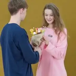  欧美霸气高冷范情侣yy头像合照两张有人疼才显得多么出众