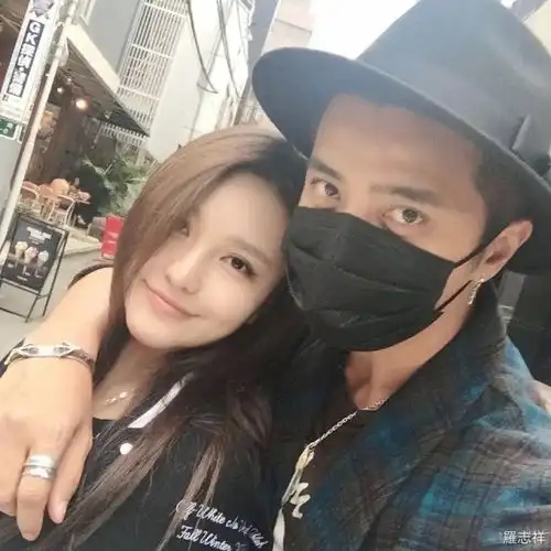 周扬青被批炒作分手,让粉丝翻卖自己1300元的衣服,露馅了