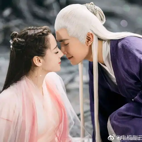 有没有姐妹跟我一样,枕上书的妆和服饰越看越顺眼