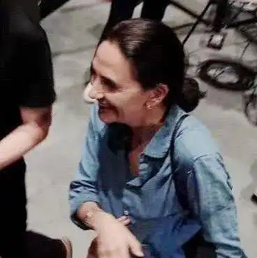  刘烨老婆带儿子诺一与老狼结伴看话剧,被抓拍的生图像老了十岁