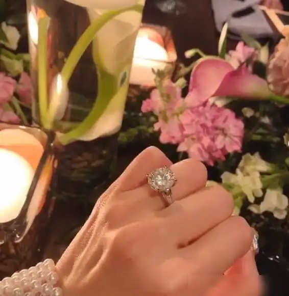  秘密花园男星求婚成功戏内穷戏外富二代,鸽子蛋钻戒很吸睛