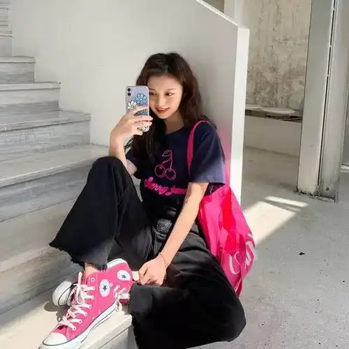  抄袭正牌总裁夫人的miumiu,张大奕最新暗戳戳挑衅的文案也太够了