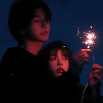  落日沉溺于橘色的海,晚风沦陷于赤情侣头像我要个性网