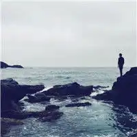  海边背影男生头像,微信头像海边背影男生