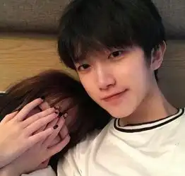  男生手腕有皮筋已名草有主,女生呢直男3回答,回家跪搓衣板