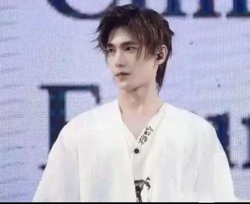  杨洋换了发型,二次元作者兴奋了,网友这才是真人版漫画脸