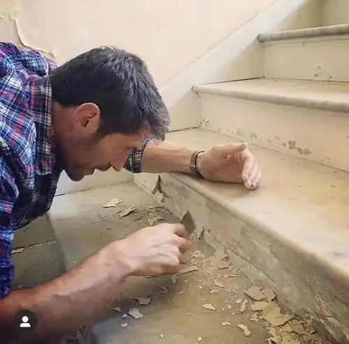  一对情侣辞职后,68万欧元买了座城堡,从此便过上了浪漫的生活