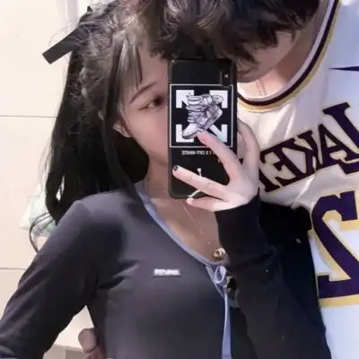  一辈子都不想换的甜蜜情侣头像有人喝了酒眼睛亮闪闪的讲浪漫和爱