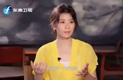  贾静雯曾被闺蜜抢男友两人在一起还打电话关心她