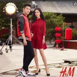  杨幂问赵又廷哪一张好看,高圆圆会怎么想