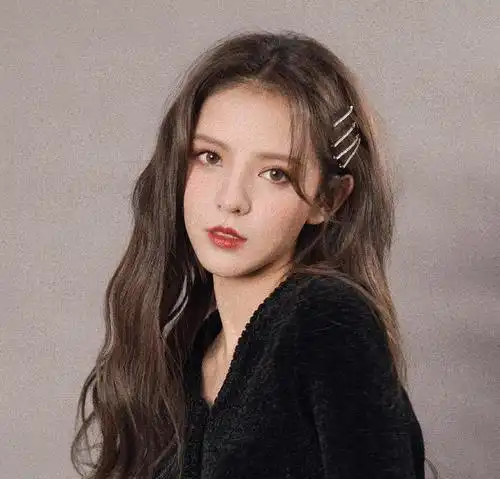  取代杨紫成为欢瑞一姐,从网红成长为明星,张予曦真的可以吗