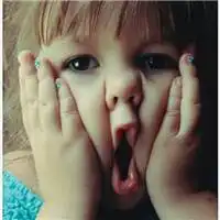  带字的qq头像情侣不怕你入她眼,离她远好么只怕她入你心,让她走好么