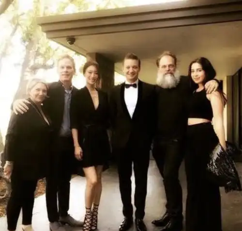  谢霆锋36岁胞妹谢婷婷报喜生女百日,孩子生父不详曾公开过两段情