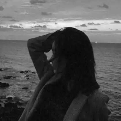  伤感情侣黑白头像,伴你长路随你远方