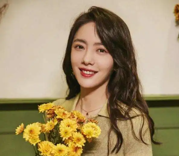  黄晓明为蔡文静庆生,杨颖独自与友人过元旦,两人婚变再添实锤