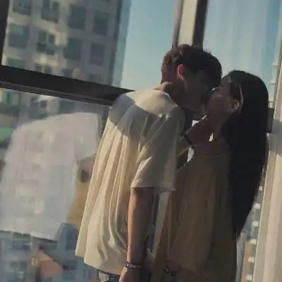  微信情侣头像一人一半恩爱超甜双人高清情图