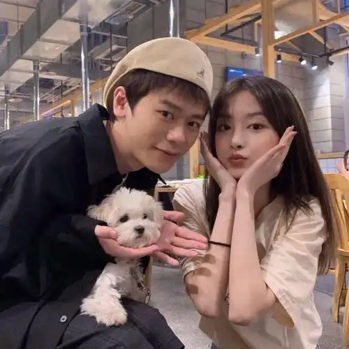  情侣头像我已经不知道以后遇到的人要有多耐心才可以让我感受到爱