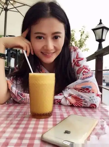  央视主持房月婷事业巅峰辞职创业,上非诚勿扰1小时被富商牵走