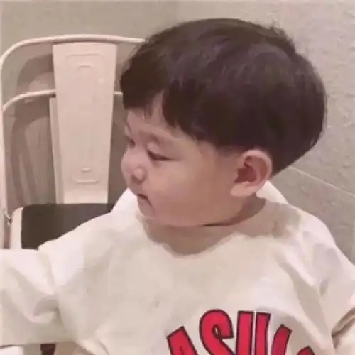  情侣头像单向的奔赴永远毫无意义