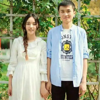  神仙颜值情侣头像真人在爱面前我变成一个木偶