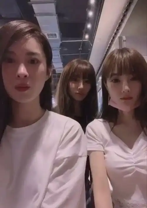 李小璐40岁闺蜜李桃带娃嫁人,男方小其15岁身份成谜,女儿已6岁