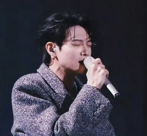  魏大勋跨年把自己跨出圈了