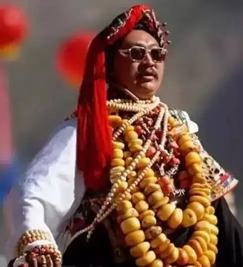  文玩炫富历史高度,这b装的,我给你们转身