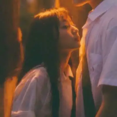  复古情侣头像一男一女经典风文艺情侣头像一对两张