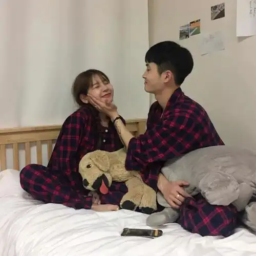  情侣头像,傍大款,是最温柔的劫富济贫方式,想听的土味套路情话