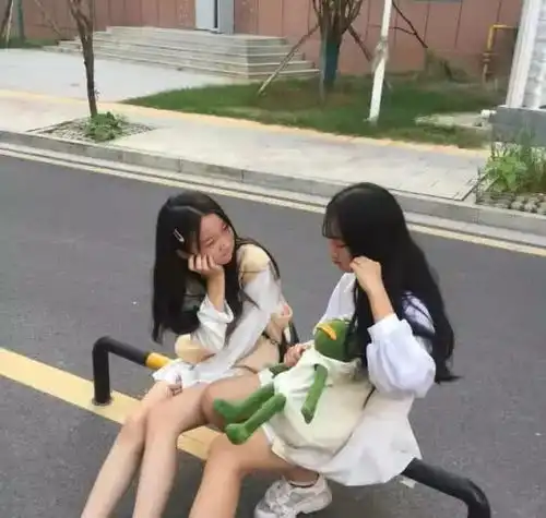 超nice闺蜜头像,单身也是超酷的girl,来点ins风