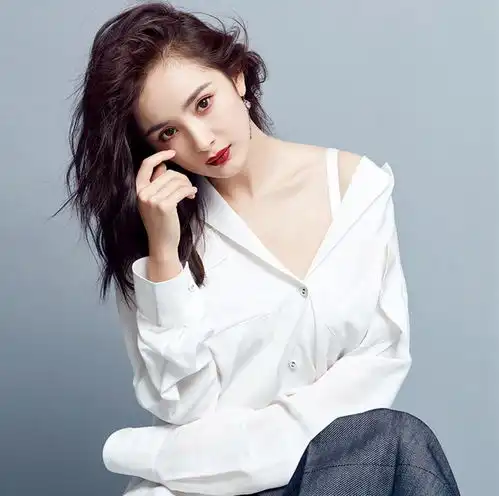  七夕情人节秀恩爱32岁的杨幂离婚后,过得比情侣们还甜