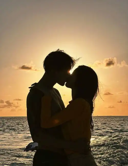  他超爱黄子韬换上情侣头像徐艺洋仍用着单人头像