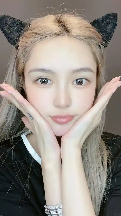  周扬青新恋情28天宣告分手,热搜开路综艺分手,他们是炒作热度的假装情侣吗