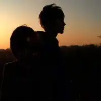  男生背影看海头像情侣微信头像图片大全