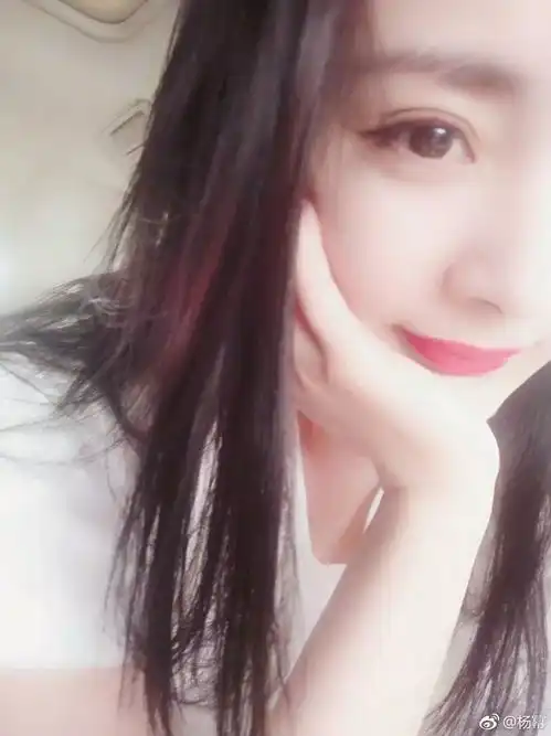  哈哈哈哈白夜夫妇合体玩自拍,杨幂简直为赵又廷操碎了心