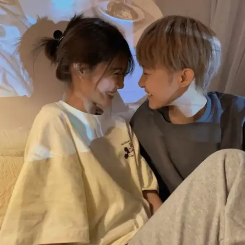  听说很多人喜欢看情侣头像啊