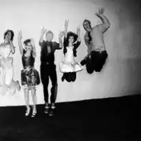  女生头像现实生活欧美潮范er视觉女生头像疯疯癫癫的女人才可爱