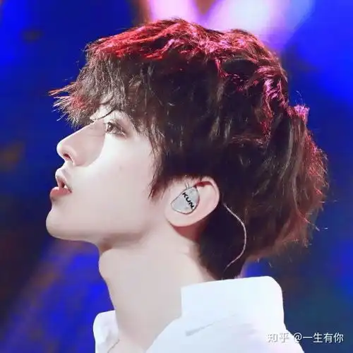  蔡徐坤粉丝对于蔡徐坤唱跳rap篮球的水平是否有清楚的认识