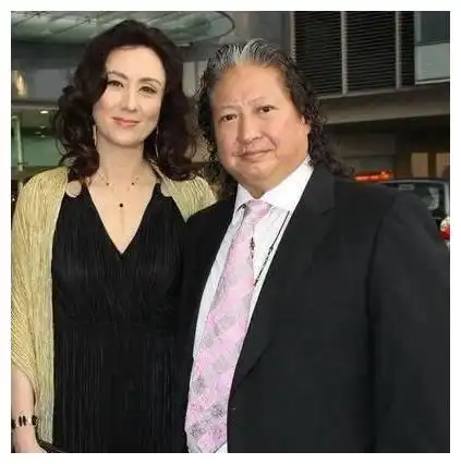  这位韩国美女,为洪金宝生了四个孩子,仍惨遭抛弃,至今还是单身