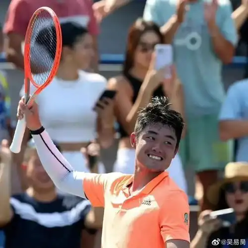  创造历史中国男选手吴易昺首夺atp巡回赛冠军三盘抢七险胜