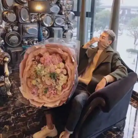  复古情侣头像一对,我偷了一个少女的心