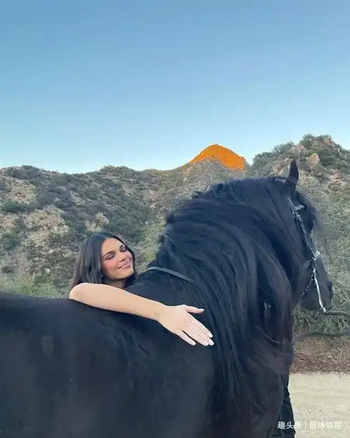  nba三大美女晒照,卡戴珊姐妹同框,瑞秋爆照,卡门言语露骨