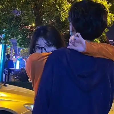  2023甜蜜热辣情侣头像