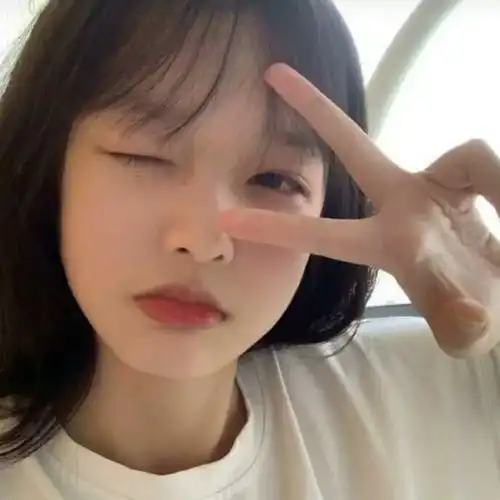  情绪化文案女头